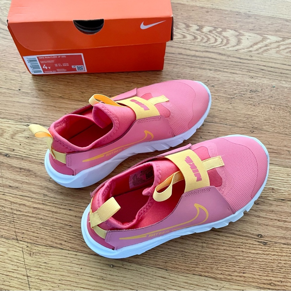 Nike Flex Runner 2 Big Kids Size 4